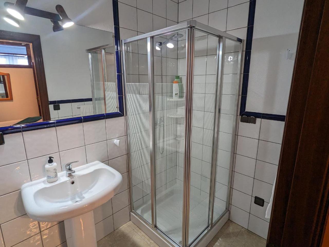 Hotel Vivienda Turistica Vacacional Maricarmen à Arou Extérieur photo